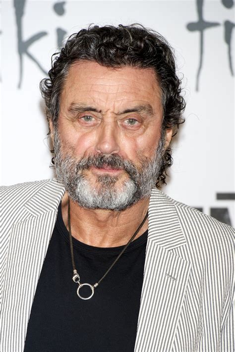 Ian McShane .